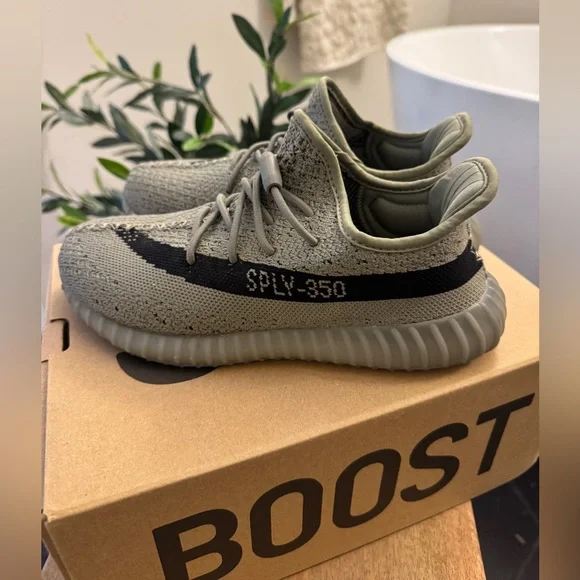 Adidas Yeezy 350 boost kids size 3 1/2. With box and tags. Like new